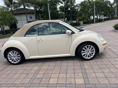 2008 Volkswagen New Beetle Convertible SE WOW WOW !!! 1 OWNER CAR !! ONLY 65K MILES !! HOT COLOR !! CALL NOW TO BUY IT NOW !!954-902-9298 !! - Photo 4 - Pompano Beach, FL 33069