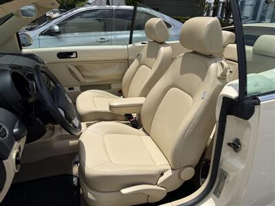 2008 Volkswagen New Beetle Convertible SE WOW WOW !!! 1 OWNER CAR !! ONLY 65K MILES !! HOT COLOR !! CALL NOW TO BUY IT NOW !!954-902-9298 !! - Photo 66 - Pompano Beach, FL 33069
