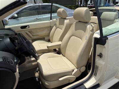 2008 Volkswagen New Beetle Convertible SE WOW WOW !!! 1 OWNER CAR !! ONLY 65K MILES !! HOT COLOR !! CALL NOW TO BUY IT NOW !!954-902-9298 !! - Photo 65 - Pompano Beach, FL 33069