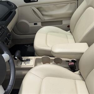 2008 Volkswagen New Beetle Convertible SE WOW WOW !!! 1 OWNER CAR !! ONLY 65K MILES !! HOT COLOR !! CALL NOW TO BUY IT NOW !!954-902-9298 !! - Photo 58 - Pompano Beach, FL 33069