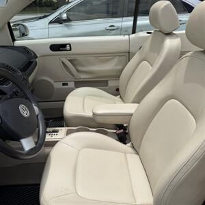 2008 Volkswagen New Beetle Convertible SE WOW WOW !!! 1 OWNER CAR !! ONLY 65K MILES !! HOT COLOR !! CALL NOW TO BUY IT NOW !!954-902-9298 !! - Photo 56 - Pompano Beach, FL 33069