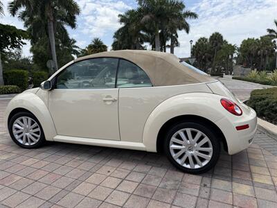 2008 Volkswagen New Beetle Convertible SE WOW WOW !!! 1 OWNER CAR !! ONLY 65K MILES !! HOT COLOR !! CALL NOW TO BUY IT NOW !!954-902-9298 !! - Photo 35 - Pompano Beach, FL 33069