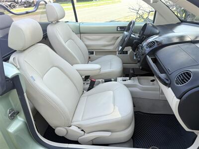 2008 Volkswagen Beetle SE  WOW!! 32K MILES ORIGINAL !!! 954-902-9298 CLEAN CARFAX !! - Photo 57 - Pompano Beach, FL 33069