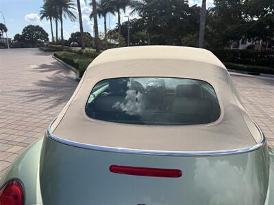 2008 Volkswagen Beetle SE  WOW!! 32K MILES ORIGINAL !!! 954-902-9298 CLEAN CARFAX !! - Photo 5 - Pompano Beach, FL 33069