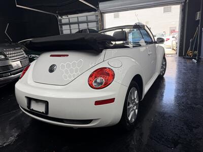 2009 Volkswagen New Beetle Convertible Base PZEV WOW!! SUPER LLOW MILES 93K !! BRAND NEW TOP !!! BLUETOOTH !!! CARFAX !! CLEAN TITLE !!954-902-9298 MATT - Photo 8 - Pompano Beach, FL 33069