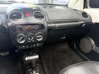 2009 Volkswagen New Beetle Convertible Base PZEV WOW!! SUPER LLOW MILES 93K !! BRAND NEW TOP !!! BLUETOOTH !!! CARFAX !! CLEAN TITLE !!954-902-9298 MATT - Photo 56 - Pompano Beach, FL 33069