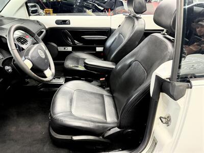 2009 Volkswagen New Beetle Convertible Base PZEV WOW!! SUPER LLOW MILES 93K !! BRAND NEW TOP !!! BLUETOOTH !!! CARFAX !! CLEAN TITLE !!954-902-9298 MATT - Photo 22 - Pompano Beach, FL 33069