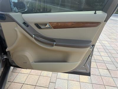 2008 Mercedes-Benz R 350 WOW !! EXTREMELY LOW MILES 98K !! SUNROOF !!! HTD SEATS !! - Photo 42 - Pompano Beach, FL 33069