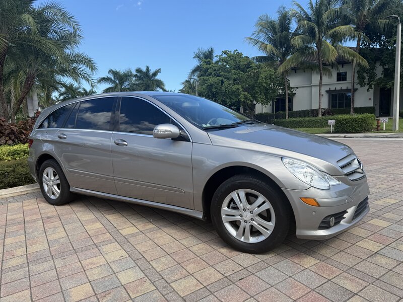 2008 Mercedes-Benz R 350  WOW !! EXTREMELY LOW MILES 98K !! SUNROOF !!! HTD SEATS !! - Photo 1 - Pompano Beach, FL 33069