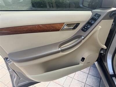 2008 Mercedes-Benz R 350 WOW !! EXTREMELY LOW MILES 98K !! SUNROOF !!! HTD SEATS !! - Photo 52 - Pompano Beach, FL 33069