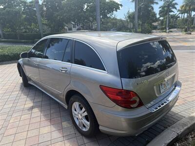 2008 Mercedes-Benz R 350 WOW !! EXTREMELY LOW MILES 98K !! SUNROOF !!! HTD SEATS !! - Photo 7 - Pompano Beach, FL 33069