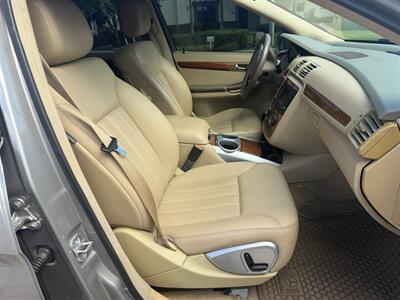 2008 Mercedes-Benz R 350 WOW !! EXTREMELY LOW MILES 98K !! SUNROOF !!! HTD SEATS !! - Photo 49 - Pompano Beach, FL 33069