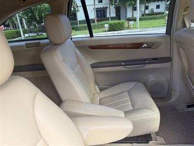 2008 Mercedes-Benz R 350 WOW !! EXTREMELY LOW MILES 98K !! SUNROOF !!! HTD SEATS !! - Photo 19 - Pompano Beach, FL 33069