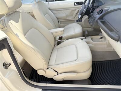 2008 Volkswagen New Beetle Convertible SE PZEV  WOW!! 69K MILES !! BEETLE CONVERTIBLE !! 954-902-9298 MATT.CARFAX !! - Photo 54 - Pompano Beach, FL 33069