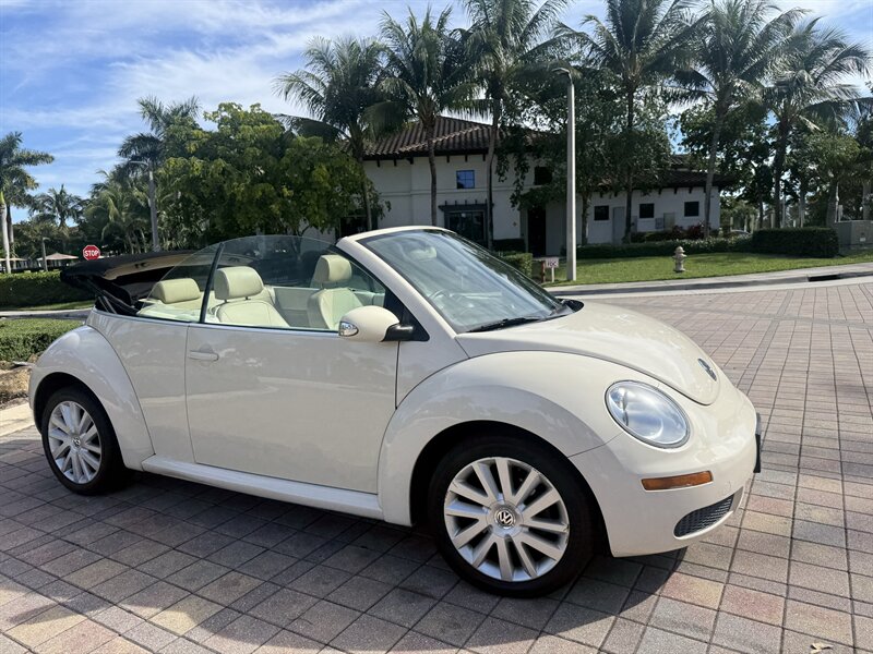2008 Volkswagen New Beetle Convertible SE PZEV  WOW!! 69K MILES !! BEETLE CONVERTIBLE !! 954-902-9298 MATT.CARFAX !!