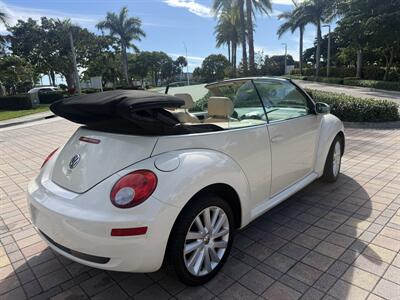 2008 Volkswagen New Beetle Convertible SE PZEV  WOW!! 69K MILES !! BEETLE CONVERTIBLE !! 954-902-9298 MATT.CARFAX !! - Photo 40 - Pompano Beach, FL 33069