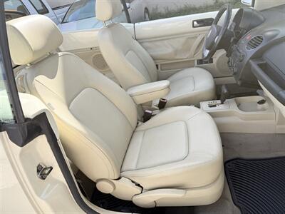 2008 Volkswagen New Beetle Convertible SE PZEV  WOW!! 69K MILES !! BEETLE CONVERTIBLE !! 954-902-9298 MATT.CARFAX !! - Photo 48 - Pompano Beach, FL 33069