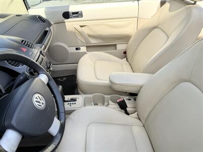 2008 Volkswagen New Beetle Convertible SE PZEV  WOW!! 69K MILES !! BEETLE CONVERTIBLE !! 954-902-9298 MATT.CARFAX !! - Photo 17 - Pompano Beach, FL 33069