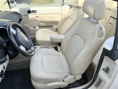 2008 Volkswagen New Beetle Convertible SE PZEV  WOW!! 69K MILES !! BEETLE CONVERTIBLE !! 954-902-9298 MATT.CARFAX !! - Photo 43 - Pompano Beach, FL 33069