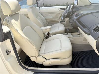 2008 Volkswagen New Beetle Convertible SE PZEV  WOW!! 69K MILES !! BEETLE CONVERTIBLE !! 954-902-9298 MATT.CARFAX !! - Photo 16 - Pompano Beach, FL 33069