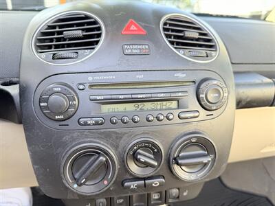 2008 Volkswagen New Beetle Convertible SE PZEV  WOW!! 69K MILES !! BEETLE CONVERTIBLE !! 954-902-9298 MATT.CARFAX !! - Photo 60 - Pompano Beach, FL 33069