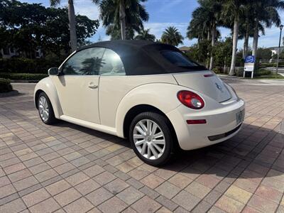 2008 Volkswagen New Beetle Convertible SE PZEV  WOW!! 69K MILES !! BEETLE CONVERTIBLE !! 954-902-9298 MATT.CARFAX !! - Photo 26 - Pompano Beach, FL 33069