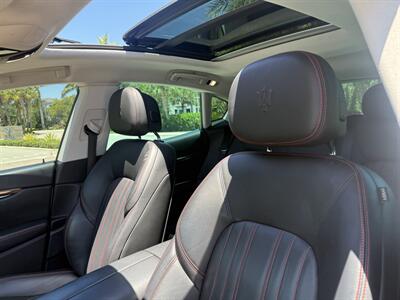 2017 Maserati Levante V6  AWD  EXTREMELY LOW MMILES 52K!!! - Photo 30 - Pompano Beach, FL 33069