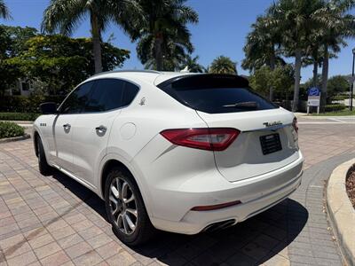 2017 Maserati Levante V6  AWD  EXTREMELY LOW MMILES 52K!!! - Photo 31 - Pompano Beach, FL 33069