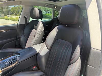 2017 Maserati Levante V6  AWD  EXTREMELY LOW MMILES 52K!!! - Photo 32 - Pompano Beach, FL 33069