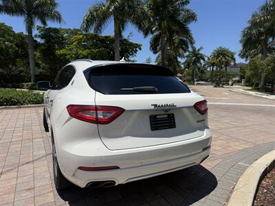 2017 Maserati Levante V6  AWD  EXTREMELY LOW MMILES 52K!!! - Photo 20 - Pompano Beach, FL 33069