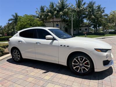 2017 Maserati Levante V6  AWD  EXTREMELY LOW MMILES 52K!!! - Photo 1 - Pompano Beach, FL 33069