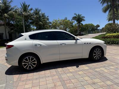 2017 Maserati Levante V6  AWD  EXTREMELY LOW MMILES 52K!!! - Photo 45 - Pompano Beach, FL 33069