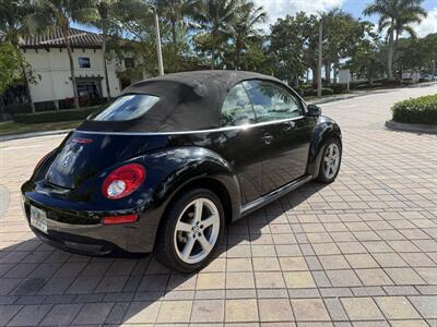 2010 Volkswagen New Beetle Convertible WOW !!LOW MILES 87K!! RARE COLOR !!CARFAX - Photo 9 - Pompano Beach, FL 33069