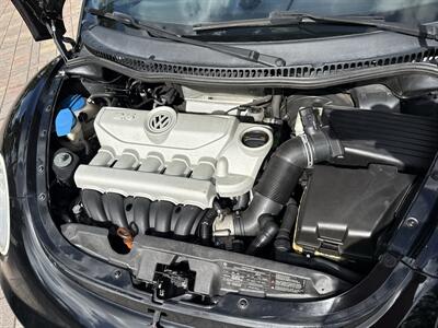 2010 Volkswagen New Beetle Convertible WOW !!LOW MILES 87K!! RARE COLOR !!CARFAX - Photo 24 - Pompano Beach, FL 33069