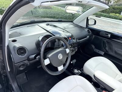 2010 Volkswagen New Beetle Convertible WOW !!LOW MILES 87K!! RARE COLOR !!CARFAX - Photo 74 - Pompano Beach, FL 33069
