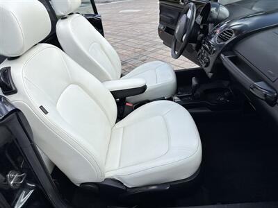 2010 Volkswagen New Beetle Convertible WOW !!LOW MILES 87K!! RARE COLOR !!CARFAX - Photo 22 - Pompano Beach, FL 33069