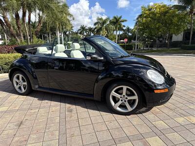 2010 Volkswagen New Beetle Convertible WOW !!LOW MILES 87K!! RARE COLOR !!CARFAX - Photo 61 - Pompano Beach, FL 33069