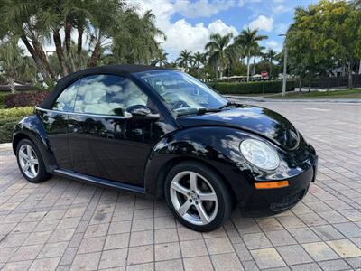 2010 Volkswagen New Beetle Convertible WOW !!LOW MILES 87K!! RARE COLOR !!CARFAX - Photo 32 - Pompano Beach, FL 33069