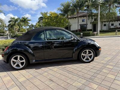 2010 Volkswagen New Beetle Convertible WOW !!LOW MILES 87K!! RARE COLOR !!CARFAX - Photo 4 - Pompano Beach, FL 33069