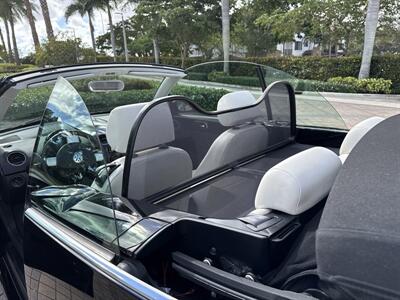 2010 Volkswagen New Beetle Convertible WOW !!LOW MILES 87K!! RARE COLOR !!CARFAX - Photo 13 - Pompano Beach, FL 33069
