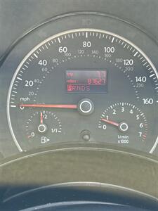 2010 Volkswagen New Beetle Convertible WOW !!LOW MILES 87K!! RARE COLOR !!CARFAX - Photo 20 - Pompano Beach, FL 33069