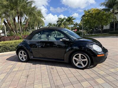 2010 Volkswagen New Beetle Convertible WOW !!LOW MILES 87K!! RARE COLOR !!CARFAX - Photo 5 - Pompano Beach, FL 33069