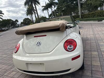 2008 Volkswagen New Beetle Convertible SE  WOW !! ONLY 76K !! CONVERTIBLE SE !!954-902-9298 !! NO ACCIDENTS!! - Photo 41 - Pompano Beach, FL 33069