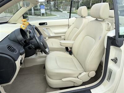 2008 Volkswagen New Beetle Convertible SE  WOW !! ONLY 76K !! CONVERTIBLE SE !!954-902-9298 !! NO ACCIDENTS!! - Photo 54 - Pompano Beach, FL 33069