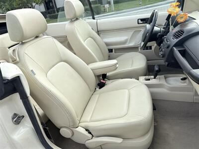 2008 Volkswagen New Beetle Convertible SE  WOW !! ONLY 76K !! CONVERTIBLE SE !!954-902-9298 !! NO ACCIDENTS!! - Photo 20 - Pompano Beach, FL 33069