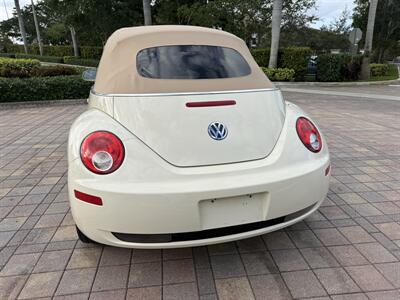 2008 Volkswagen New Beetle Convertible SE  WOW !! ONLY 76K !! CONVERTIBLE SE !!954-902-9298 !! NO ACCIDENTS!! - Photo 4 - Pompano Beach, FL 33069