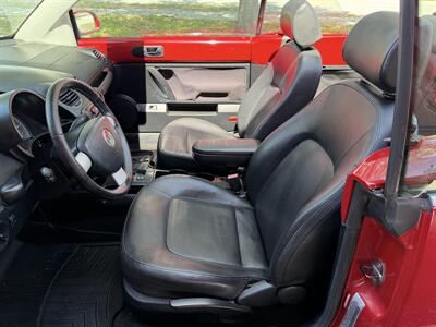 2010 Volkswagen Beetle Base PZEV  WOW !! ONLY 85K MILES !! POWER TOP !! HTD SEATS !! CALL NOW TO BUY IT NOW !!!954-902-9298 MATT - Photo 19 - Pompano Beach, FL 33069