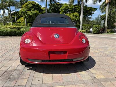 2010 Volkswagen Beetle Base PZEV  WOW !! ONLY 85K MILES !! POWER TOP !! HTD SEATS !! CALL NOW TO BUY IT NOW !!!954-902-9298 MATT - Photo 5 - Pompano Beach, FL 33069