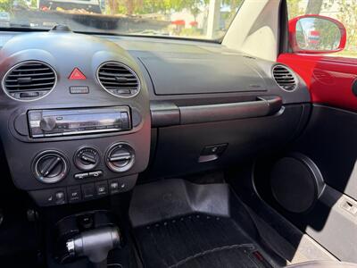 2010 Volkswagen Beetle Base PZEV  WOW !! ONLY 85K MILES !! POWER TOP !! HTD SEATS !! CALL NOW TO BUY IT NOW !!!954-902-9298 MATT - Photo 58 - Pompano Beach, FL 33069