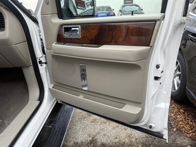 2013 Lincoln Navigator   - Photo 31 - Pompano Beach, FL 33069